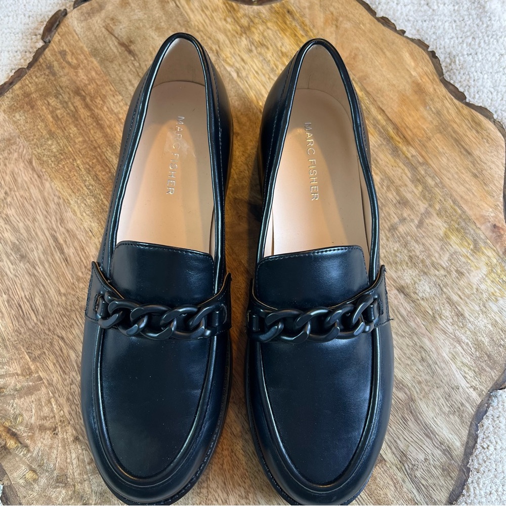 Marc Fisher Black Leather Loafers Lug with Chain Detail Slip On Festival - Picture 6 of 15